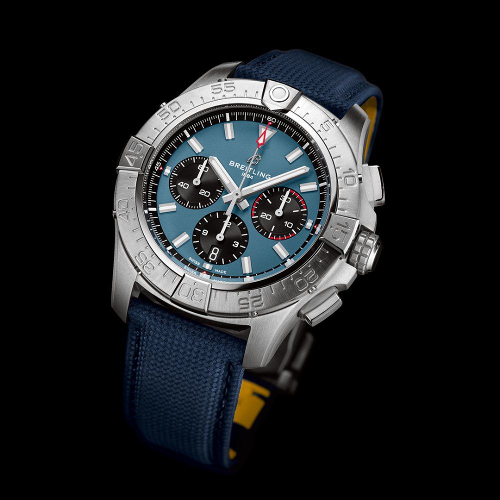 Breitling Avenger B01 Chronograph 44mm Blue Dial & Blue Leather Strap Watch image number 2