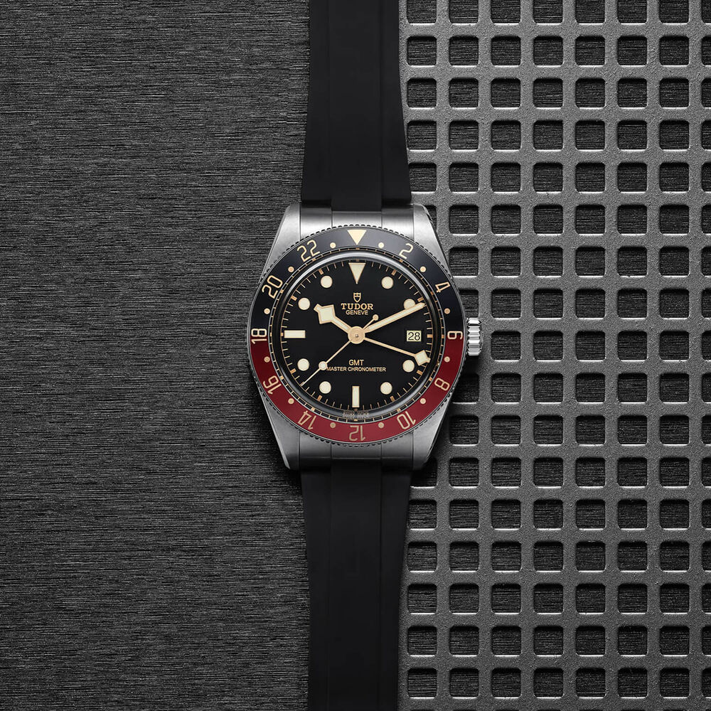 TUDOR Black Bay 58 GMT 39mm Dial Black & Burgundy Bezel Rubber Strap Watch image number 3