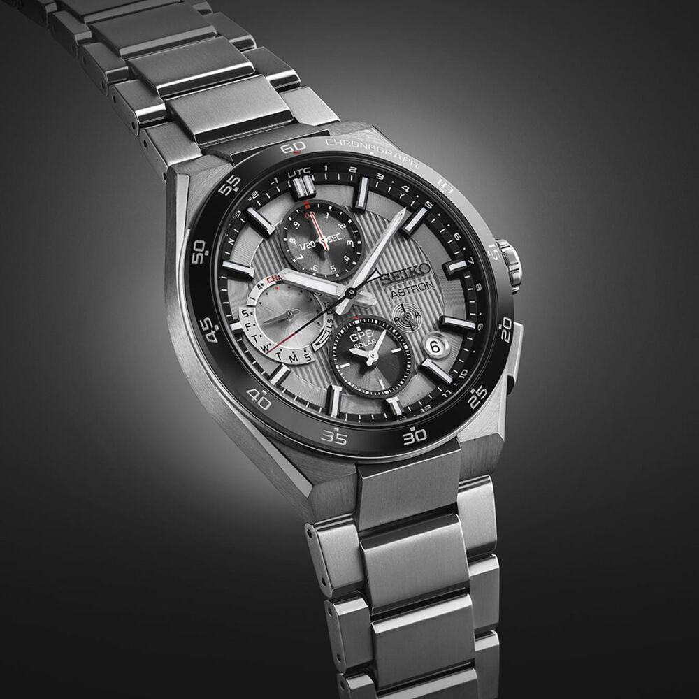 Seiko Astron ‘Silvery Night’ 5X GPS Solar Chronograph 43mm Silver Dial Titanium Bracelet Watch image number 2