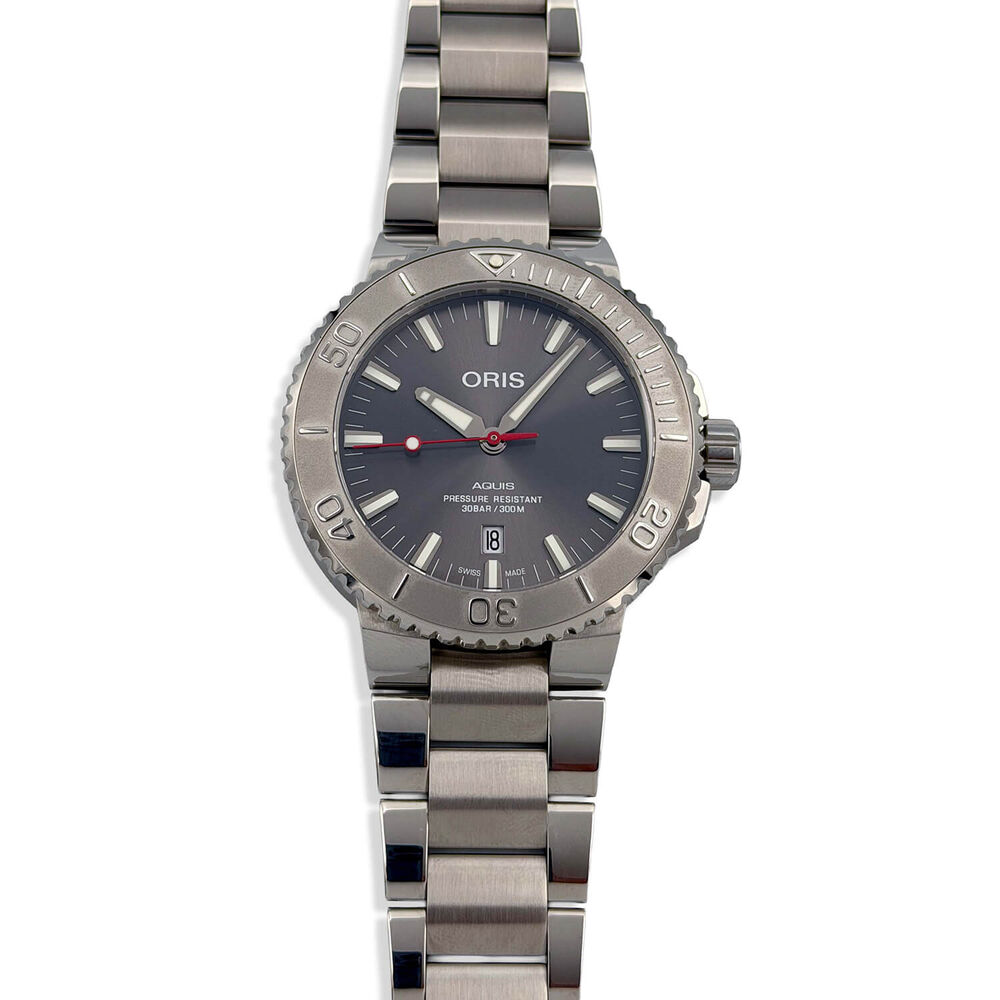 Pre-Owned Oris Aquis Date Relief 43.5mm Silver Dial Red Detail Steel Case Bracelet Watch