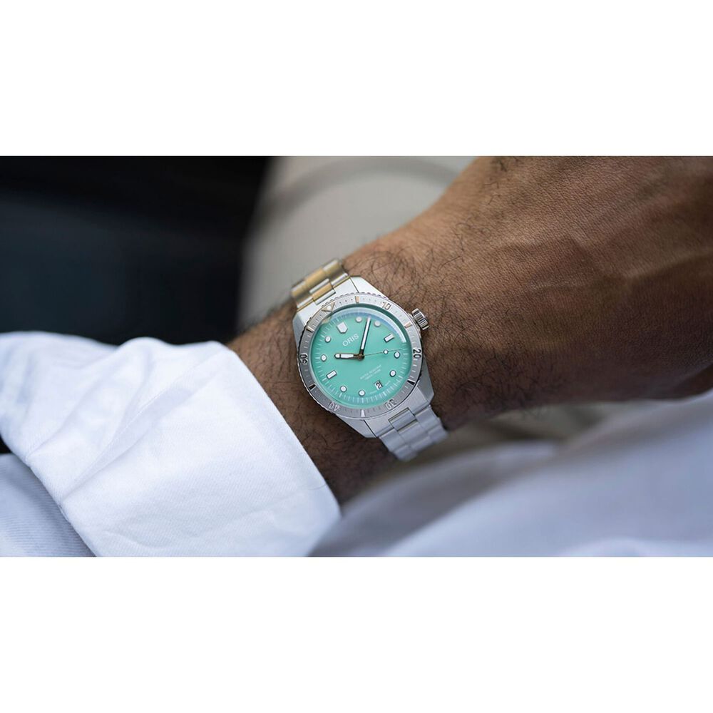 Divers Sixty-Five ‘Cotton Candy’ 38mm Green Dial Steel Bracelet Watch image number 5