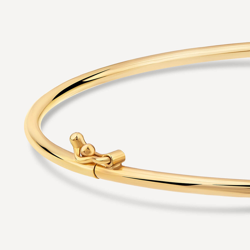 9ct Yellow Gold Iridescent Clover Petal Bangle image number 2