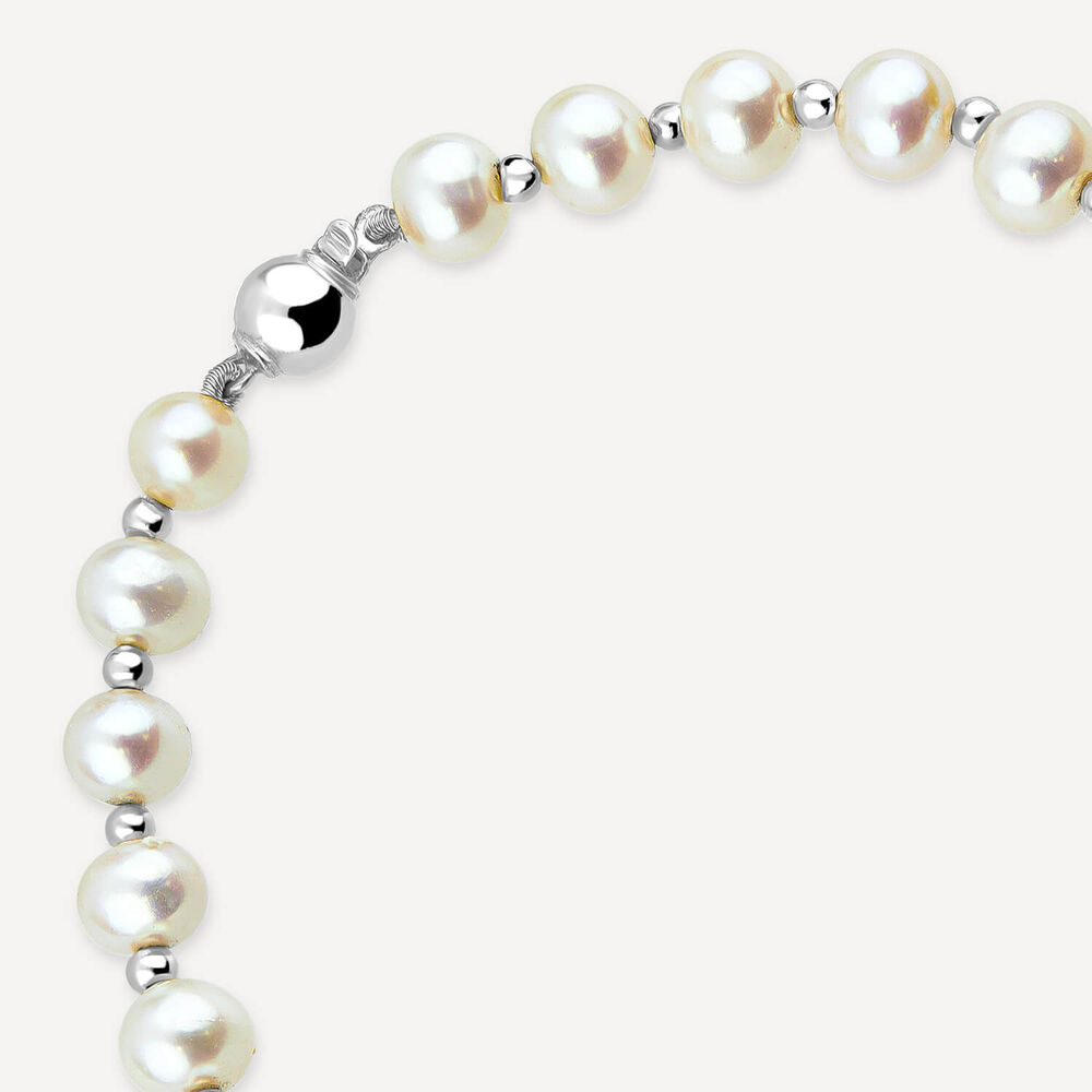 9ct White Gold 6-6.5mm Cultured Freshwater Pearl Beaded Bracelet image number 4