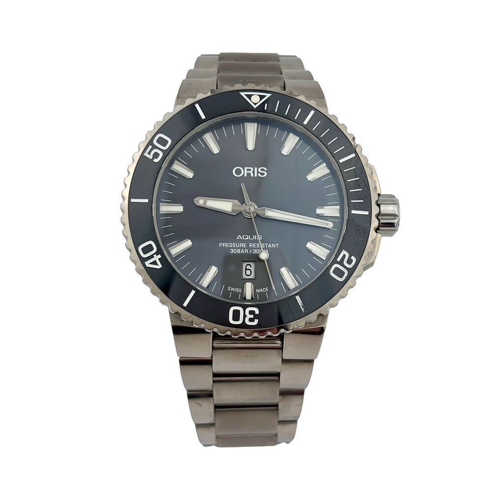 Pre-Owned Oris Aquis 43.5mm Silver Dial Titanium Bracelet Watch image number 0