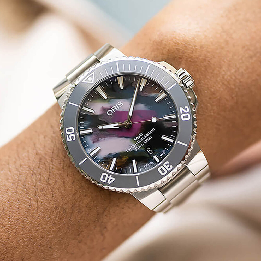 Oris Aquis Date Upcycle 41.5mm Multi Colour Dial Stainless Steel Bracelet Watch image number 6