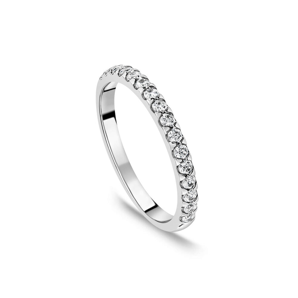 9ct White Gold 2mm 0.25ct Diamond Triangle Claw Wedding Ring