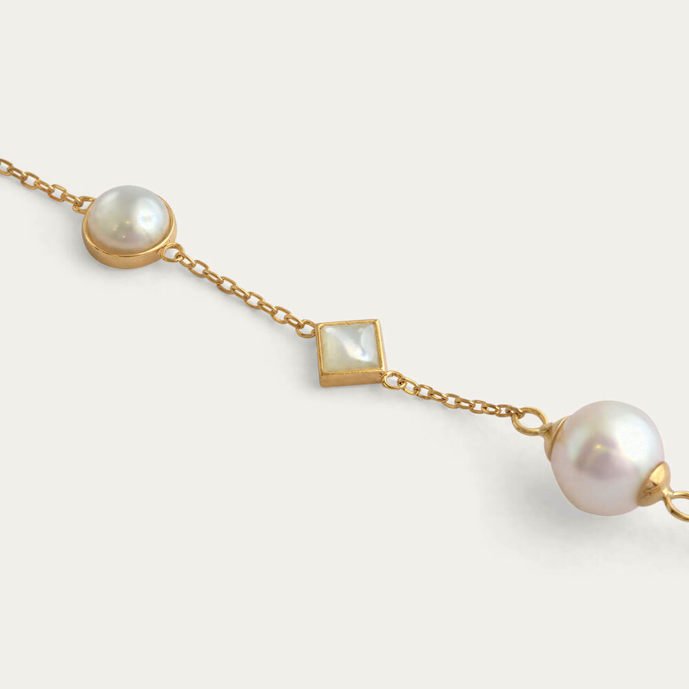 9ct Yellow Gold Freshwater Pearl & Mother of Pearl Station Bracelet