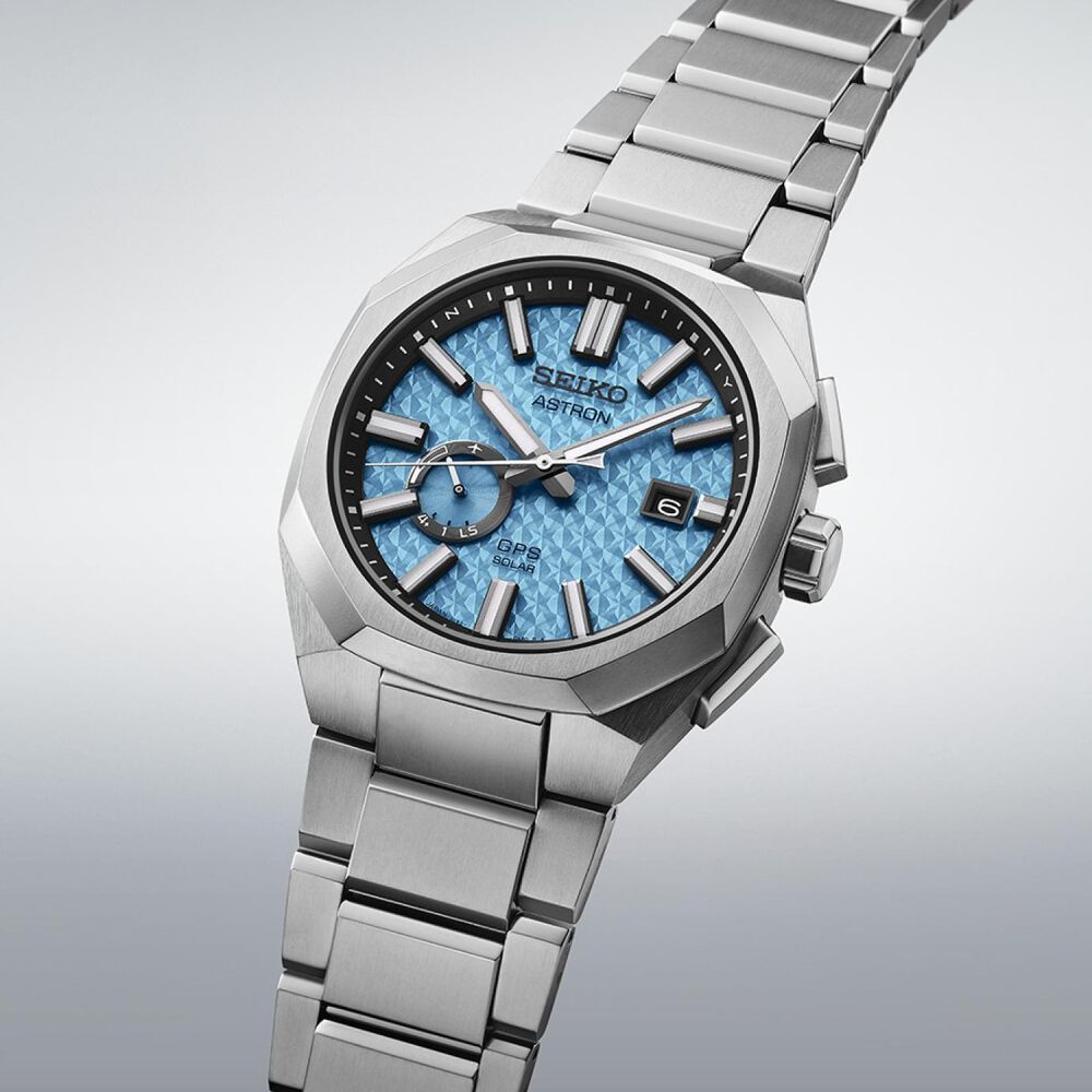 Seiko Astron Starfull Sky 3X GPS Solar Limited Edition 41mm Blue Dial Titanium Bracelet Watch image number 3