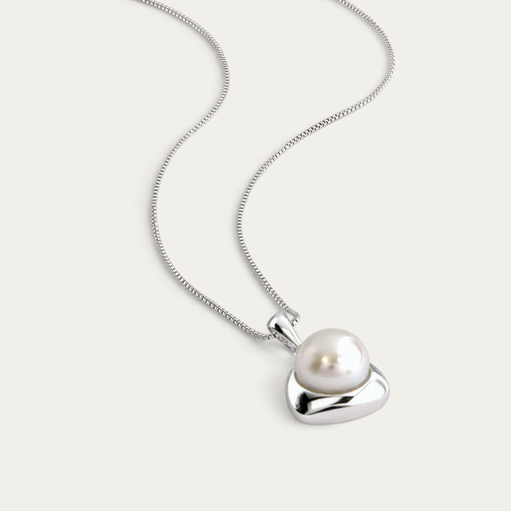 Sterling Silver Freshwater Pearl in Polished Triangle Pendant