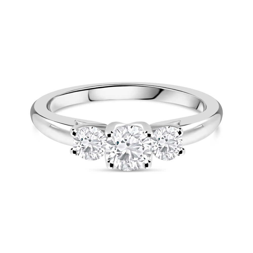 Platinum 0.75 Carat Diamond Three Stone Ring image number 4