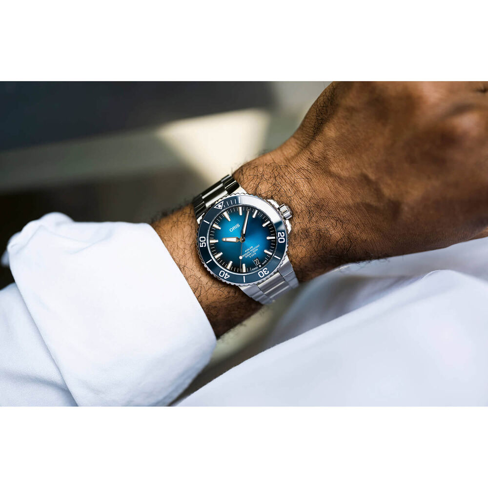 Oris Aquis 43.5mm Calibre 400 Blue Bezel Steel Bracelet Watch image number 4