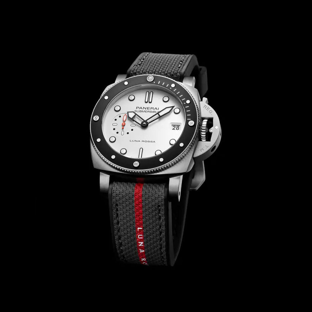 Panerai Submersible Luna Rossa 42mm White Dial Grey Strap Watch image number 4