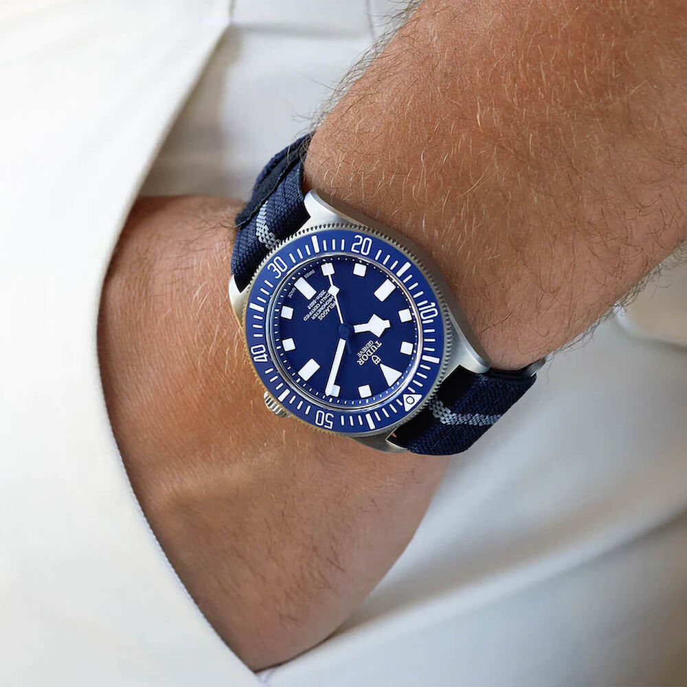 TUDOR Pelagos FXD 42mm Blue HMK Dial Blue & Grey Fabric Strap Watch (2024) image number 4