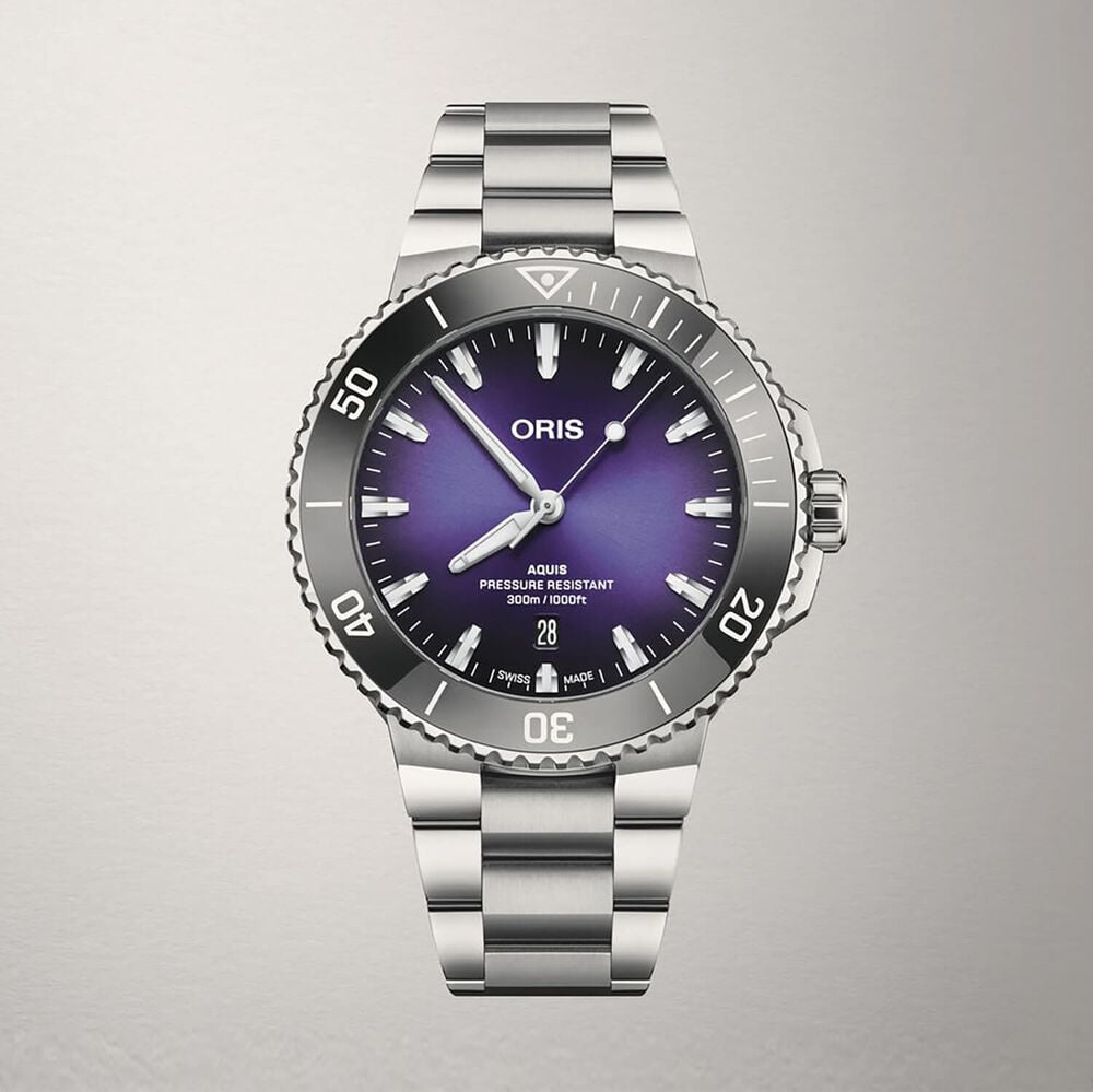 Oris Aquis Date Taste Of Summer 43.5mm Purple Dial Stainless Steel Bracelet Watch image number 2