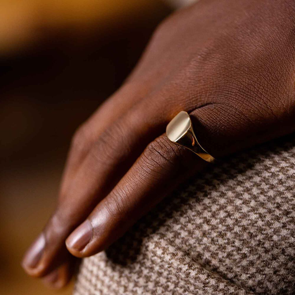 Men's 9ct gold signet ring image number 4