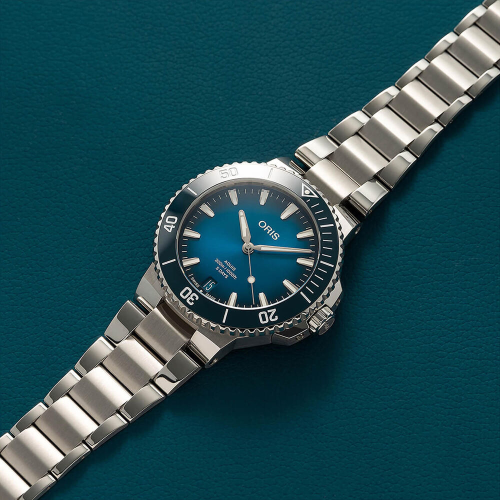 Oris Aquis Date Calibre 400 43.5mm Blue Dial Stainless Steel Bracelet Watch image number 3