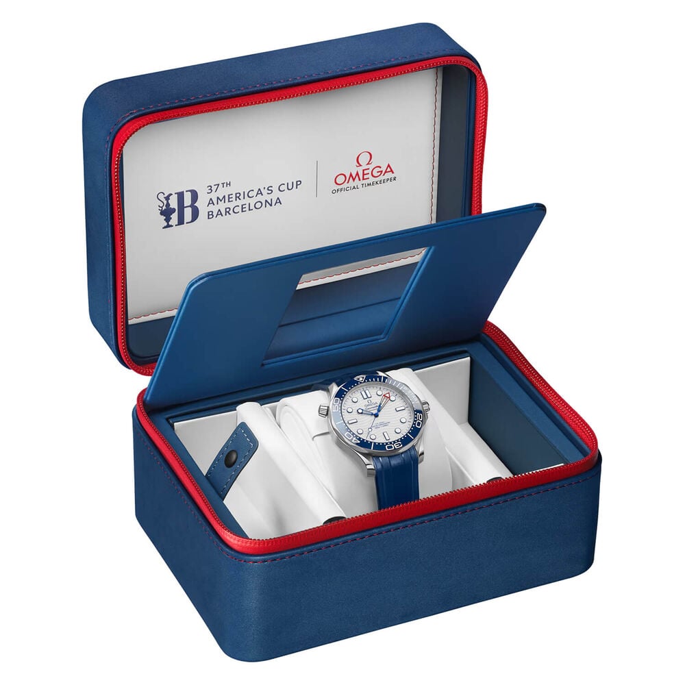 OMEGA Seamaster Diver 300M America's Cup Edition 42mm White Dial Blue Rubber Strap Watch image number 5