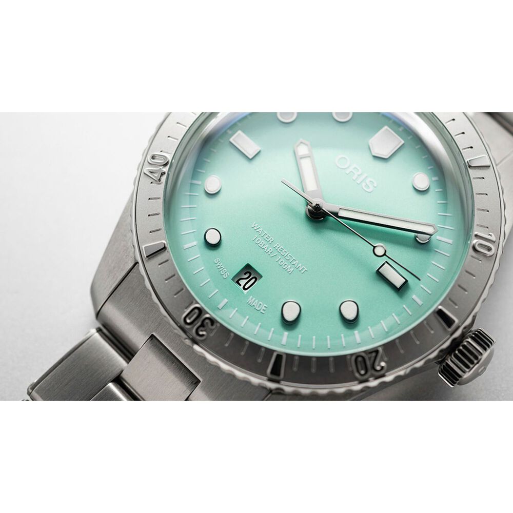 Pre-Owned Divers Sixty-Five &lsquo;Cotton Candy&rsquo; 38mm Green Dial Steel Bracelet Watch