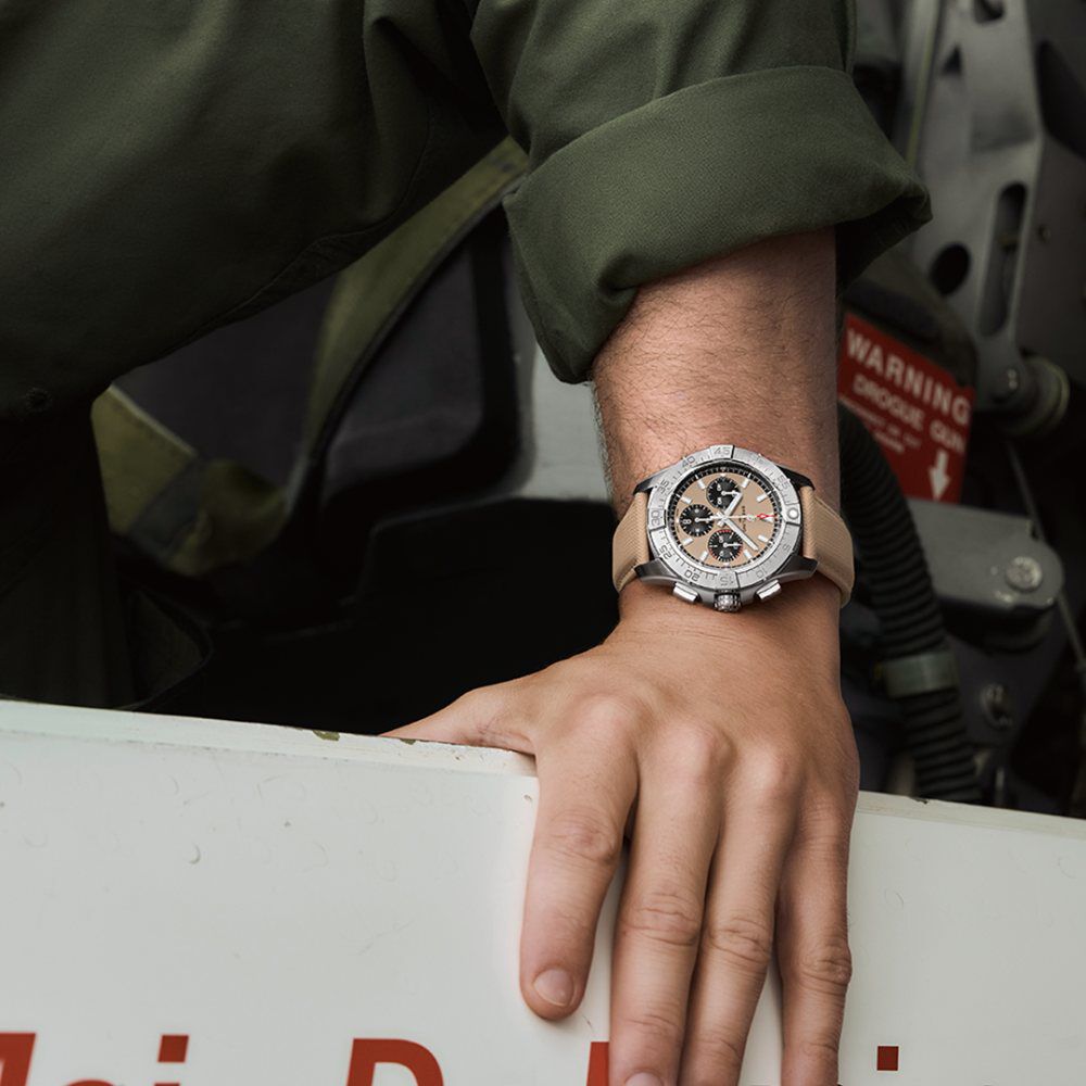 Breitling Avenger B01 Chronograph 44mm Beige Dial & Beige Leather Strap Watch image number 4