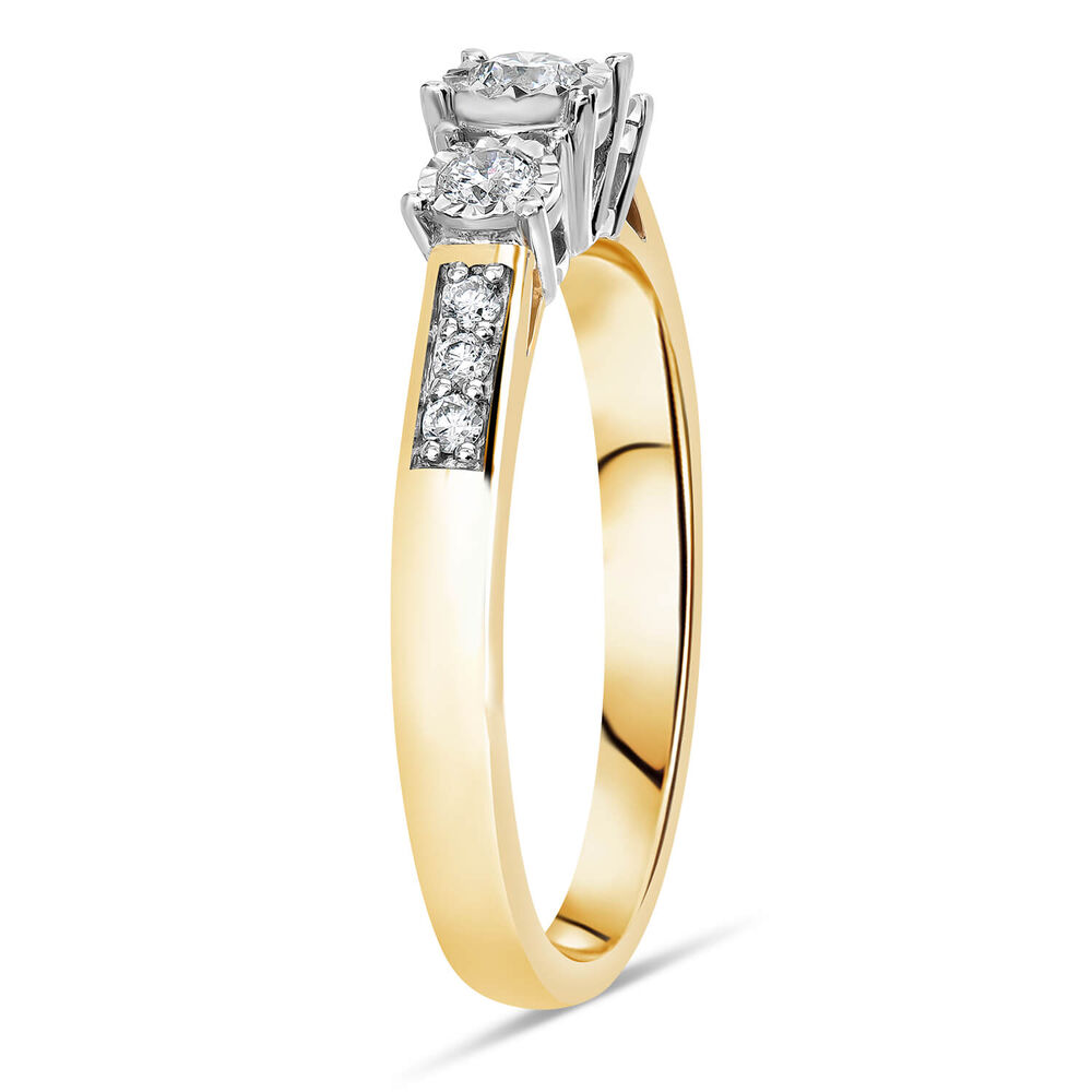 Ladies 9ct Yellow Gold 3 Stone 0.33ct Illusion Diamond Ring image number 3