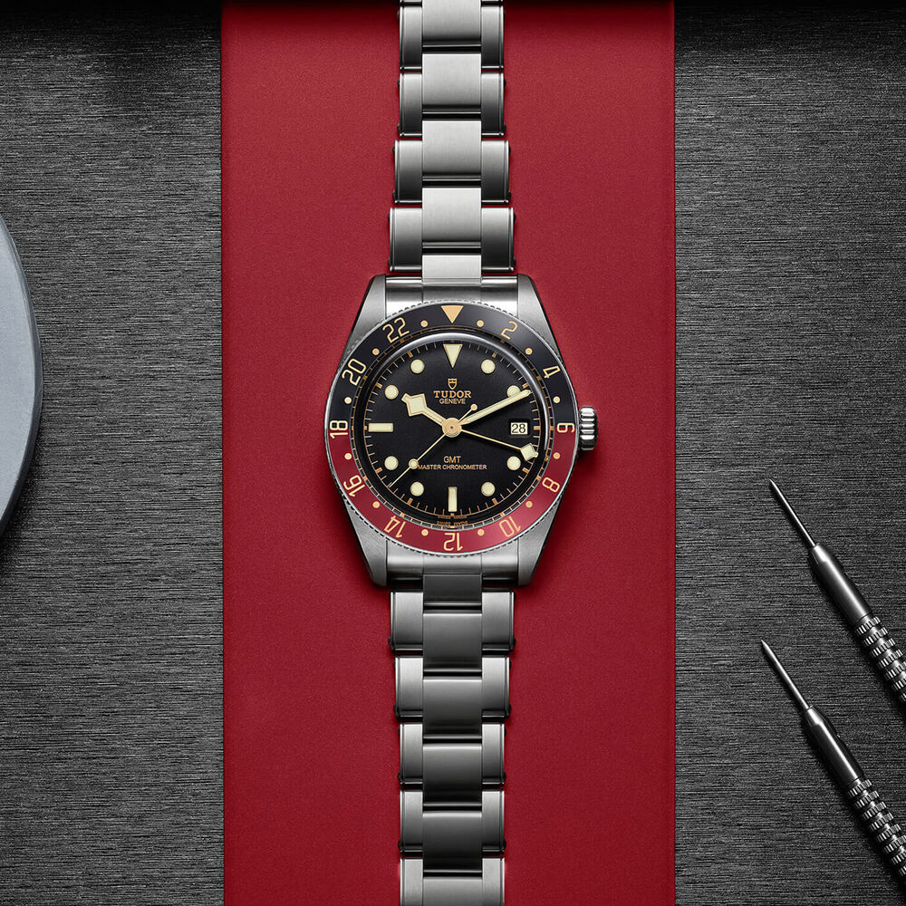TUDOR Black Bay 58 GMT 39mm Dial Black & Burgundy Bezel Steel Bracelet Watch image number 4