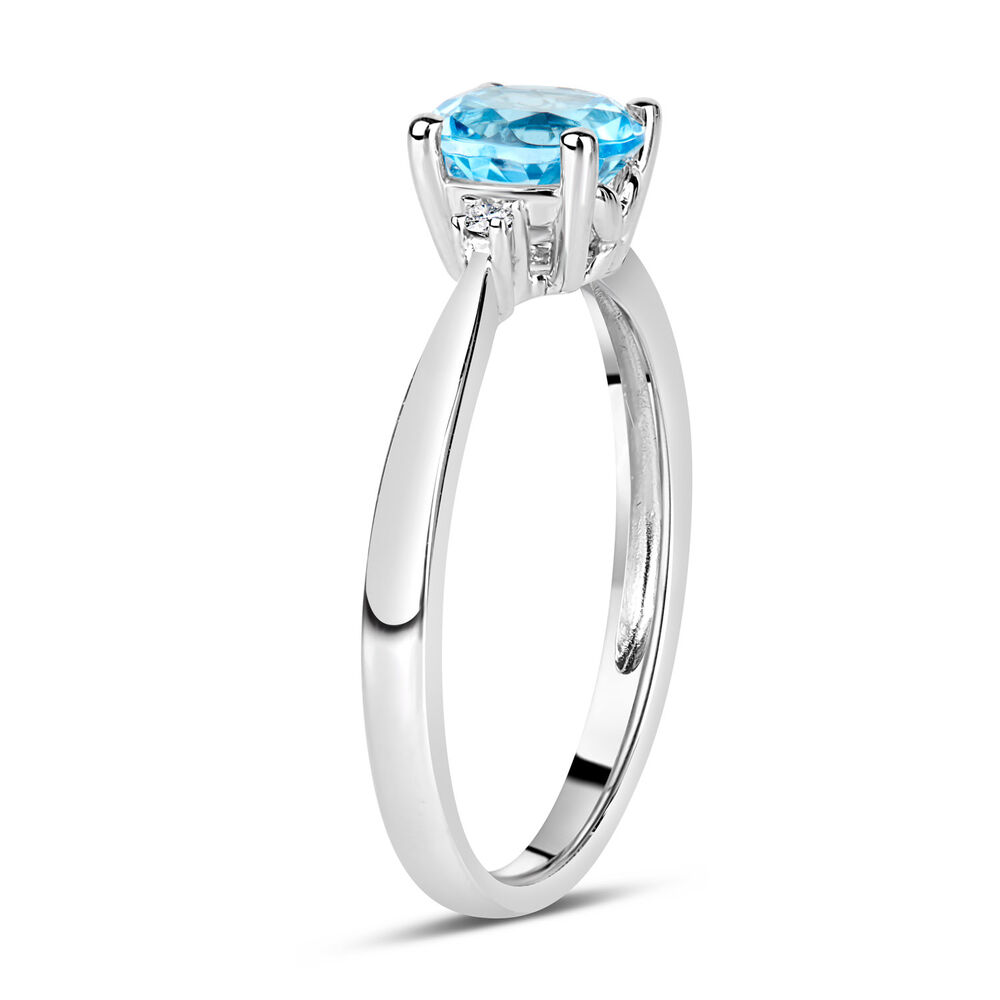 9ct White Gold Diamond and Blue Topaz Round Ring image number 3