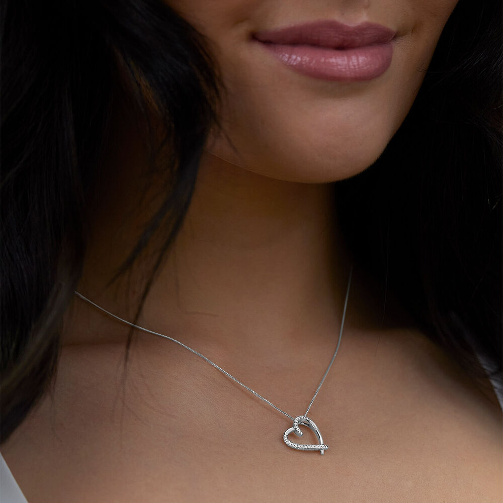 9ct White Gold 0.10ct Diamond Set Heart Pendant image number 5