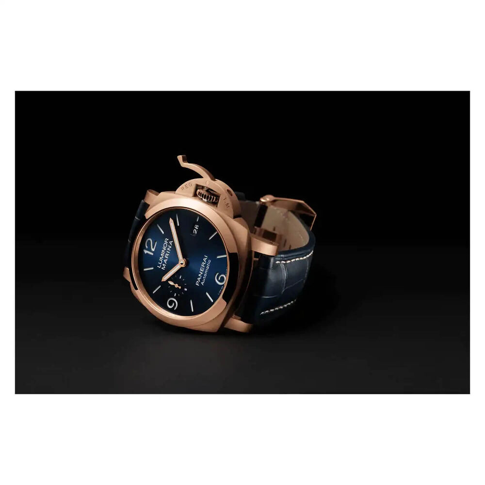 Panerai Luminor 44mm Marina Goldtech™ Sole Blu Blue Dial Strap Watch image number 3