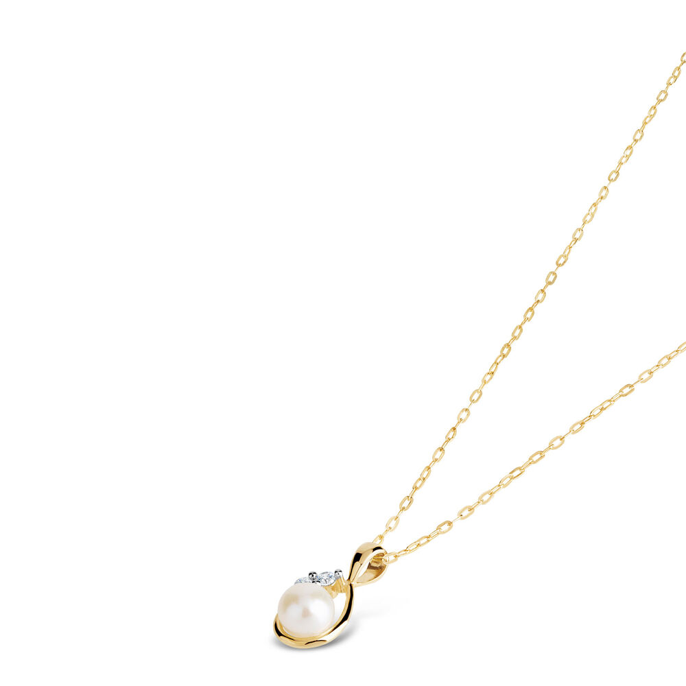 9ct Gold Pearl and Cubic Zirconia Pendant (Chain Included) image number 1