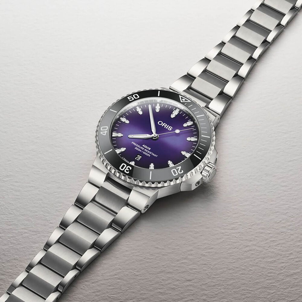 Oris Aquis Date Taste Of Summer 43.5mm Purple Dial Stainless Steel Bracelet Watch image number 3