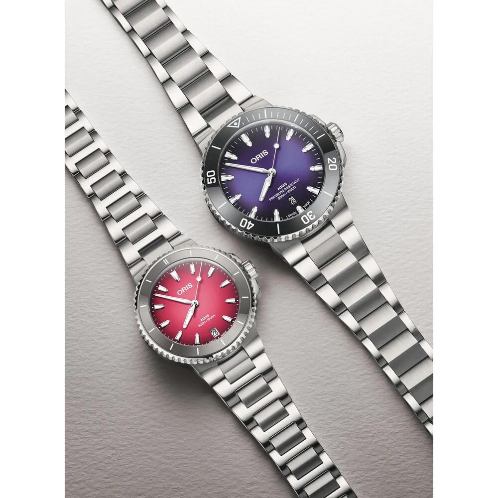 Oris Aquis Date Taste of Summer 36.5mm Red Dial Steel Bracelet Watch image number 3