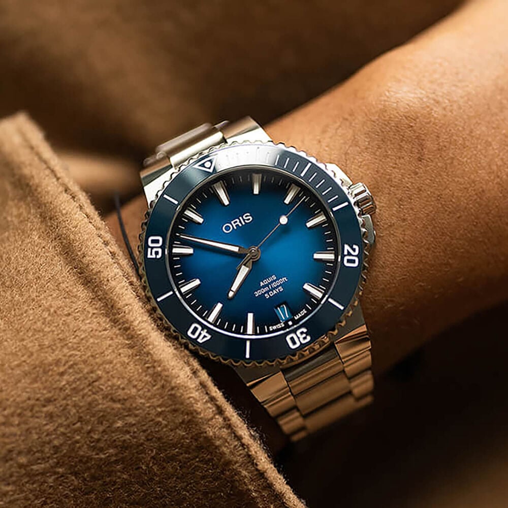 Oris Aquis Date Calibre 400 43.5mm Blue Dial Stainless Steel Bracelet Watch image number 5