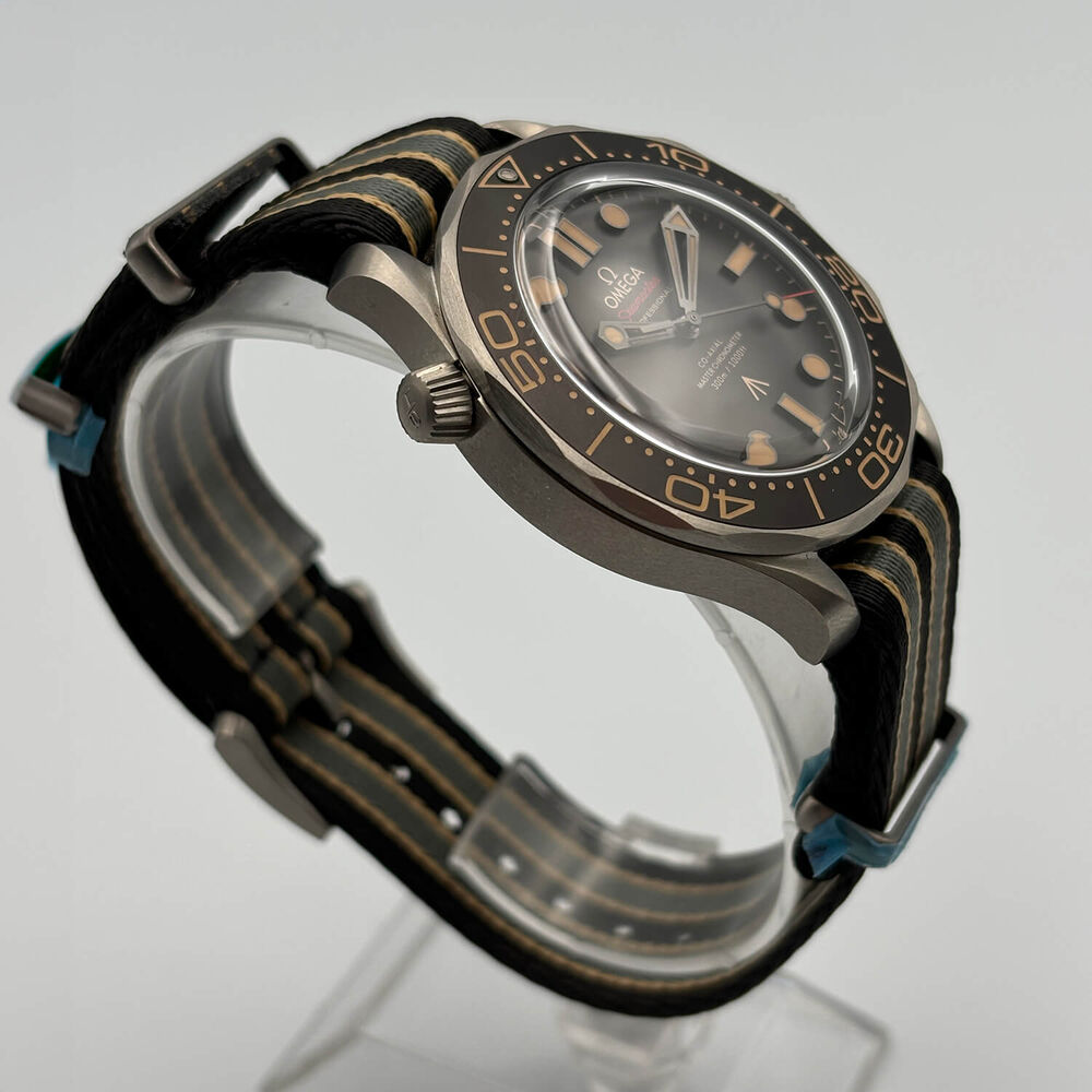 Pre-Owned OMEGA Seamaster Diver 300M James Bond 007 2020 Edition 42mm Brown Dial Strap Watch image number 6