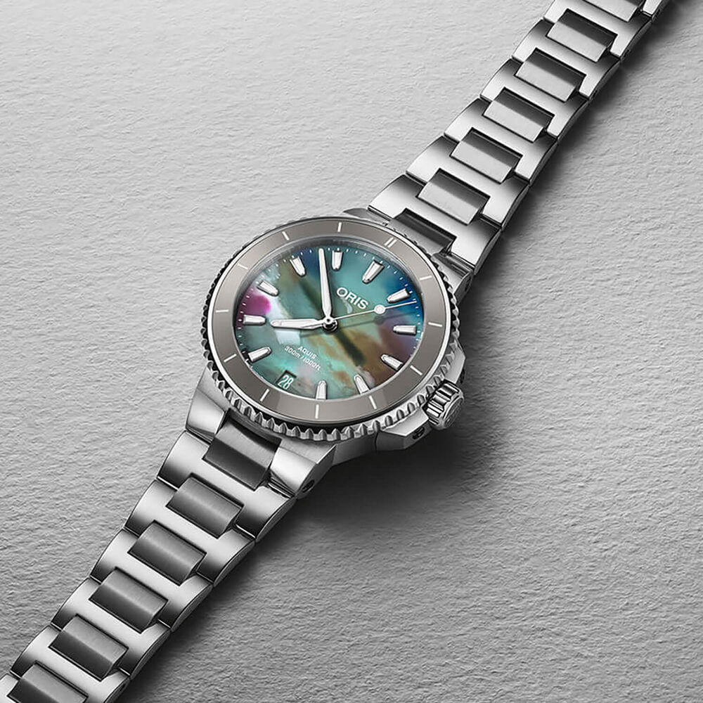 Oris Aquis Date Upcycle 36.5mm Multi Colour Dial Stainless Steel Bracelet Watch image number 2