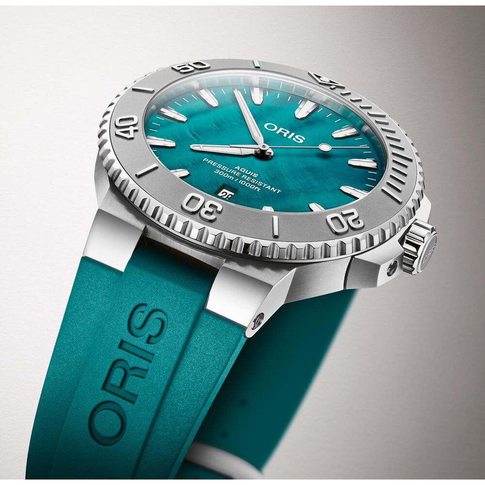 Oris Aquis New York Harbour Limited Edition II 43.5mm Aqua Green MOP Dial Watch image number 3