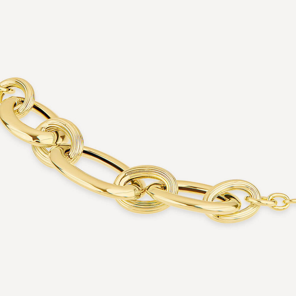 9ct Yellow Gold Curb Link Centre Bracelet image number 2