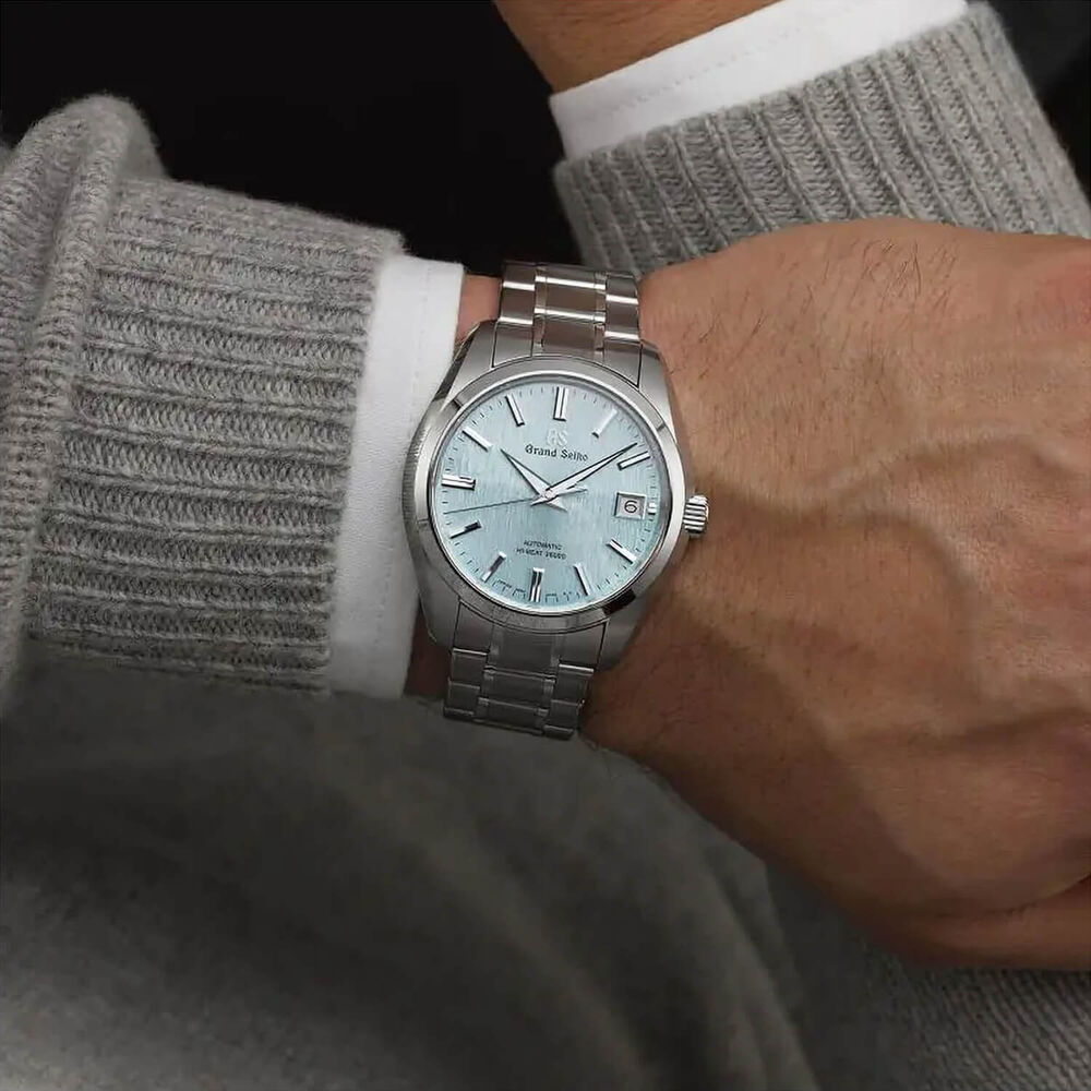 Grand Seiko ‘Icefall’ Hi-Beat 1998 Revival in Titanium 40mm Blue Dial Bracelet Watch image number 5