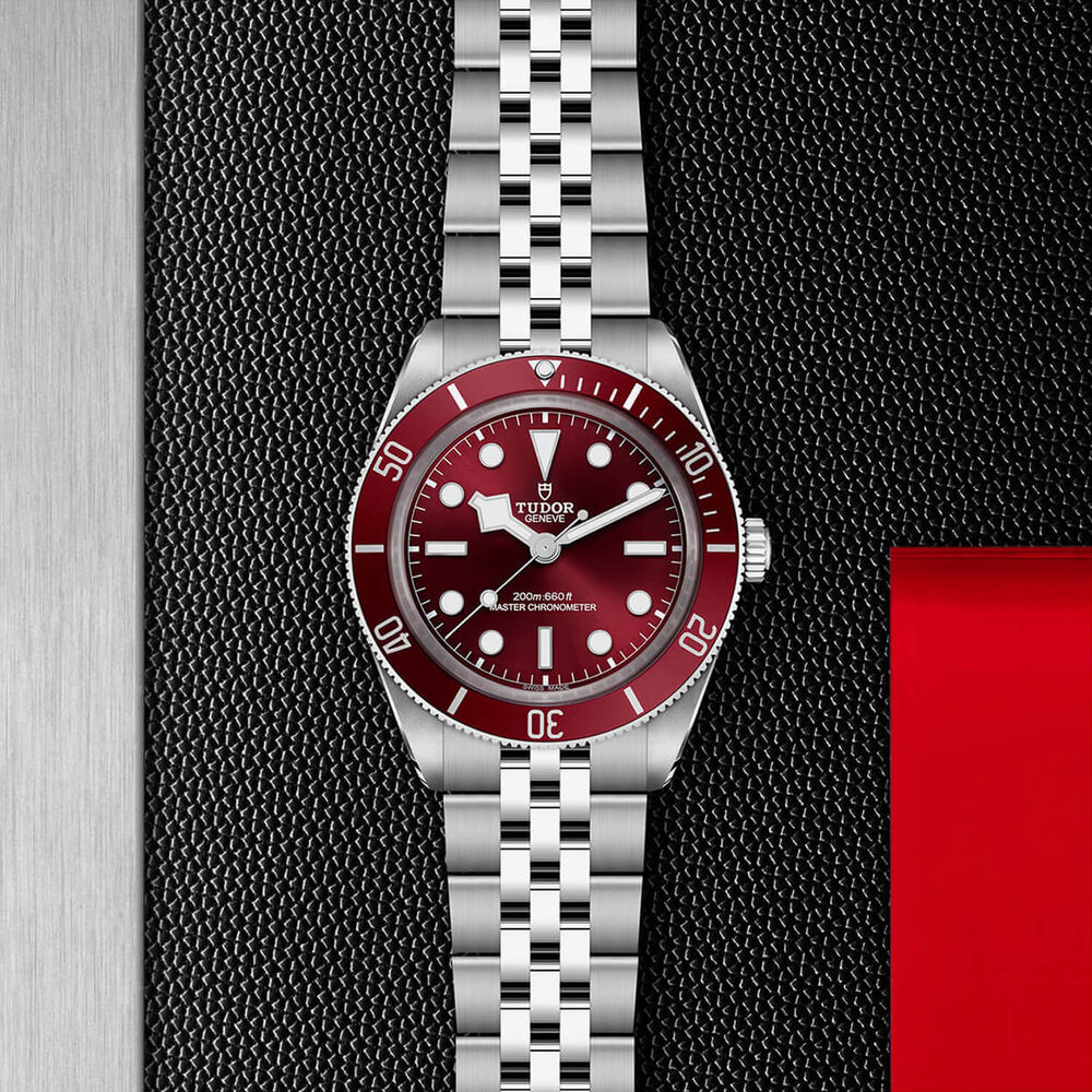 TUDOR Black Bay 58 39mm Burgundy Dial Steel Five-Link Bracelet Watch image number 2