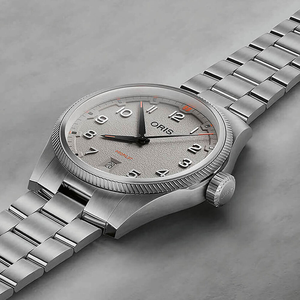 Oris ProPilot Date 41mm Chalk Dial Stainless Steel Bracelet Watch image number 3