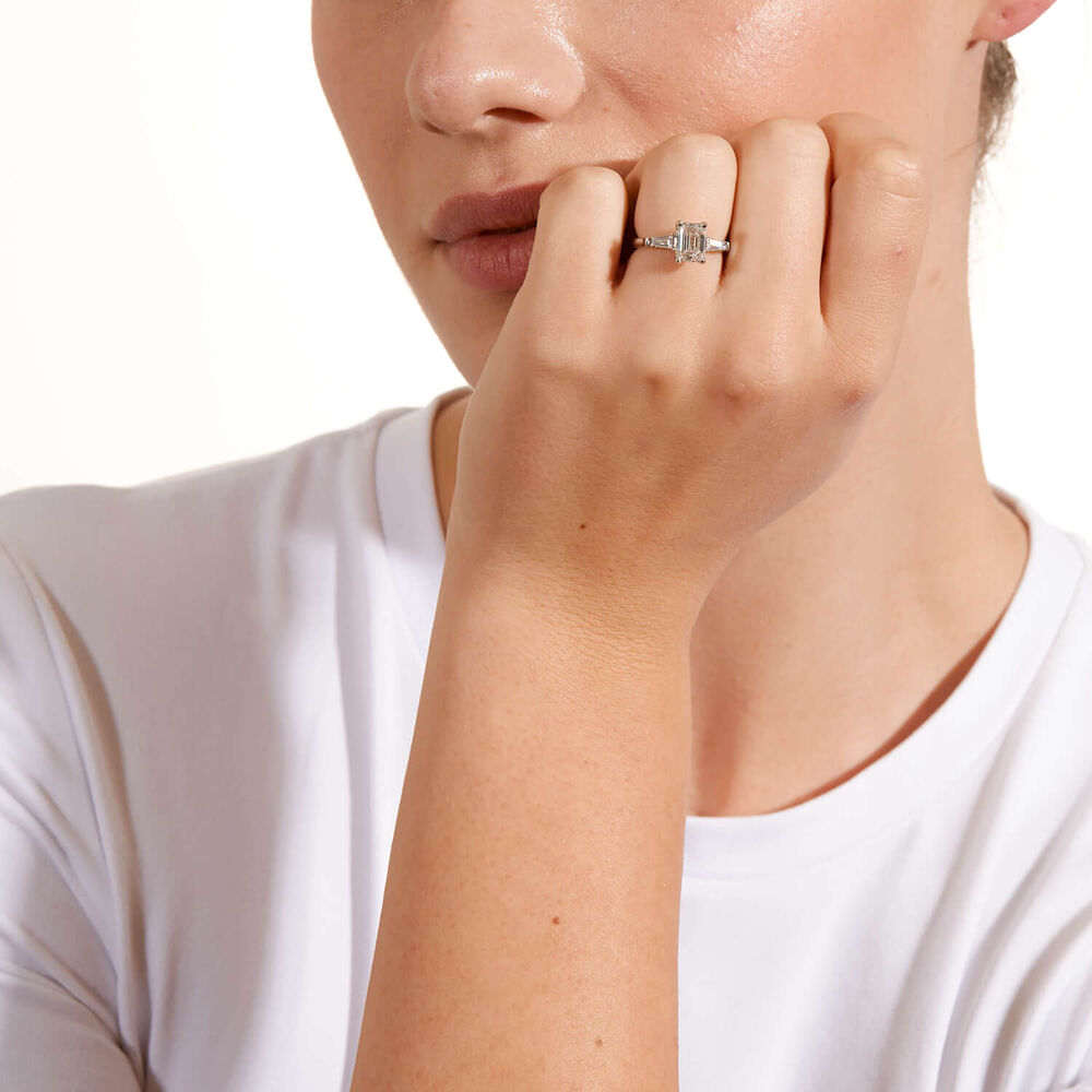 Born 18ct Yellow Gold 1.20ct Lab Grown Round Solitaire Diamond Ring image number 5