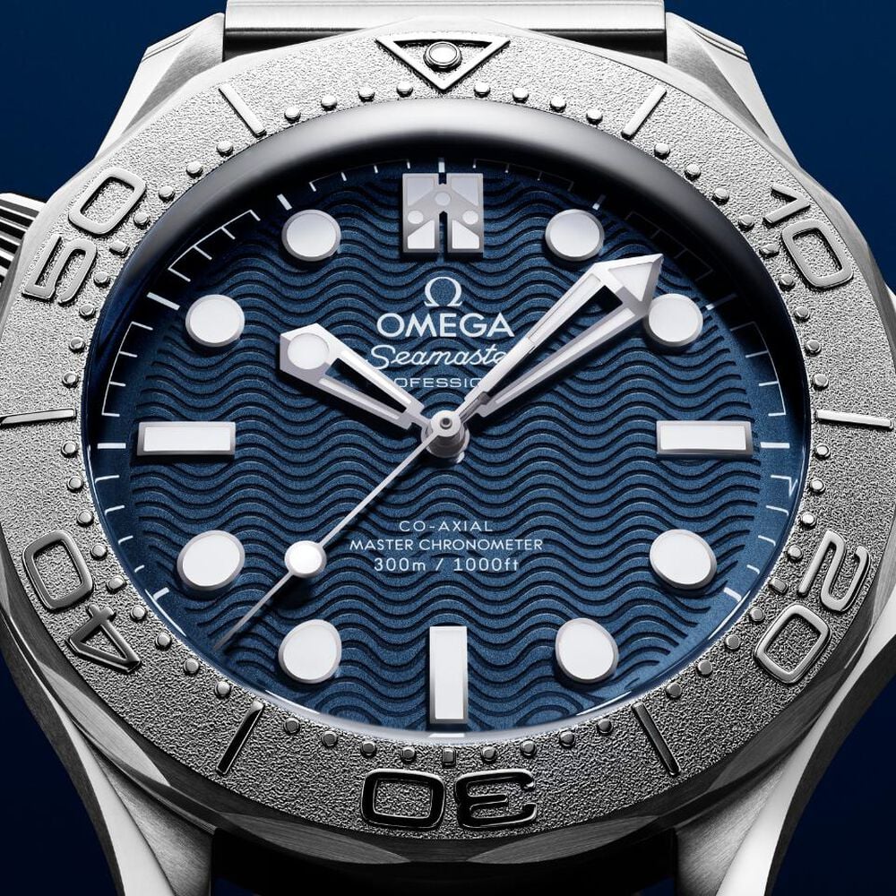 OMEGA Seamaster Diver 300M "James Bond" 42mm Blue Dial Stainless Steel Bracelet Watch