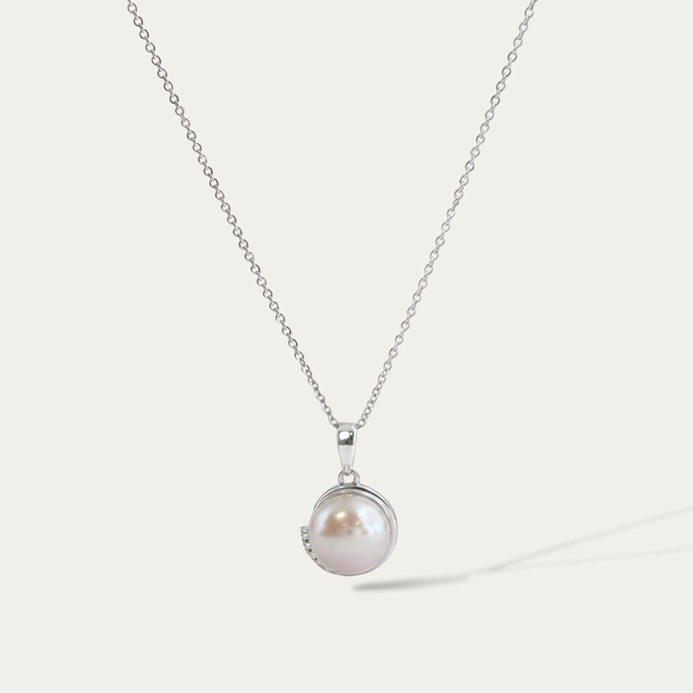 Sterling Silver Freshwater Pearl in Polished Triangle Pendant