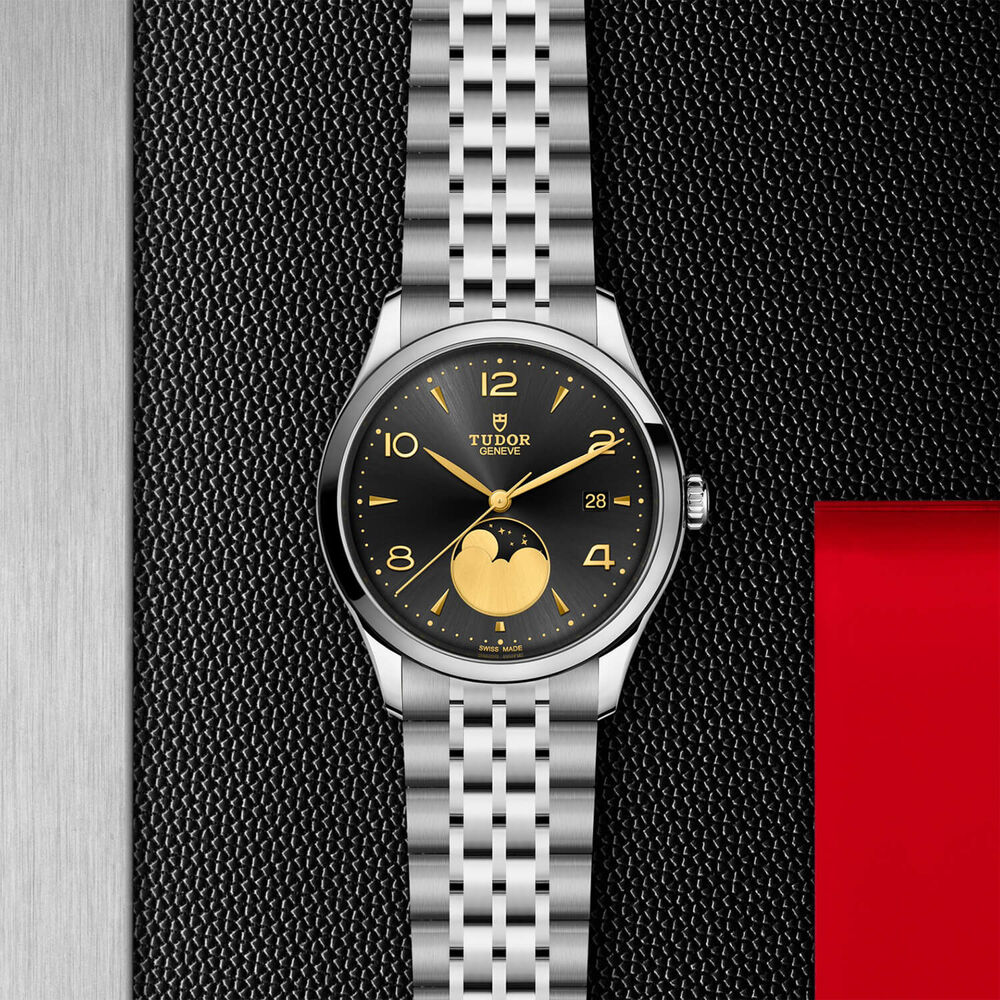 TUDOR 1926 Luna 39mm Champagne Dial Steel Bracelet Watch image number 2