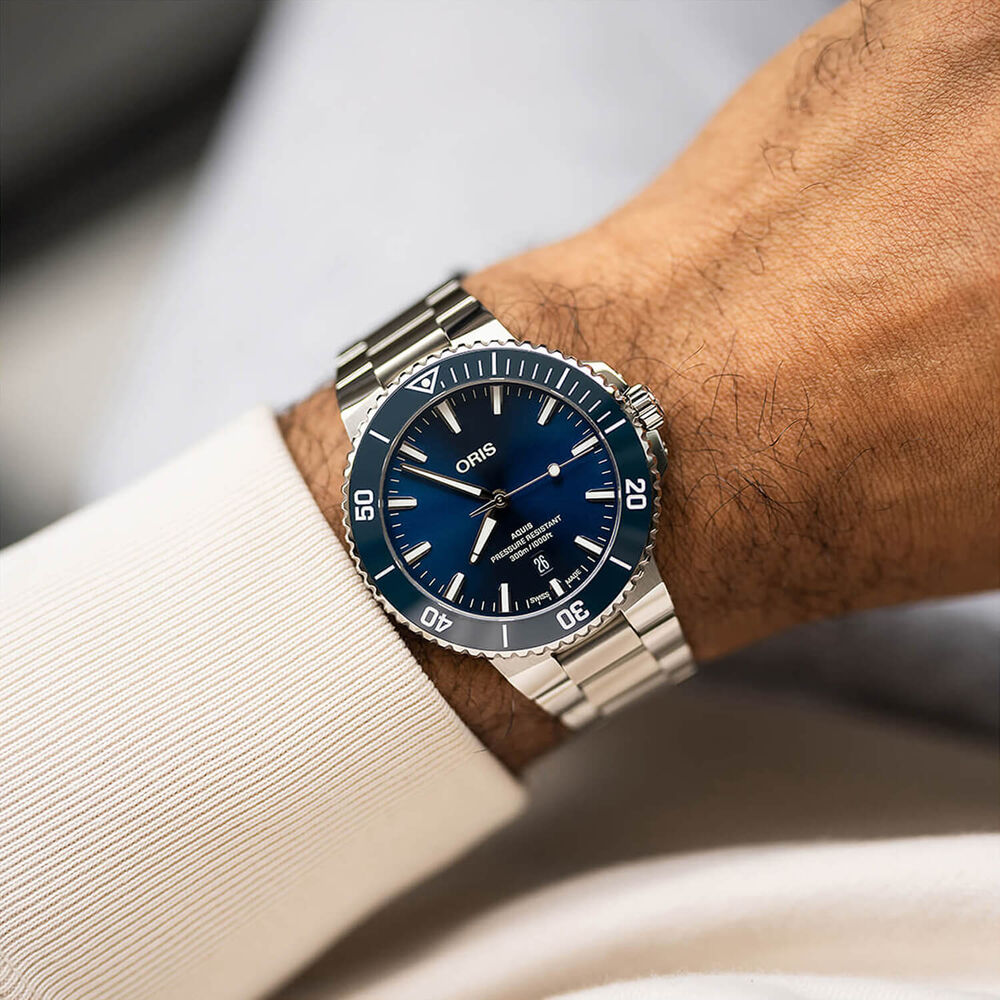 Oris Aquis Date 43.5mm Blue Dial Stainless Steel Bracelet Watch image number 5