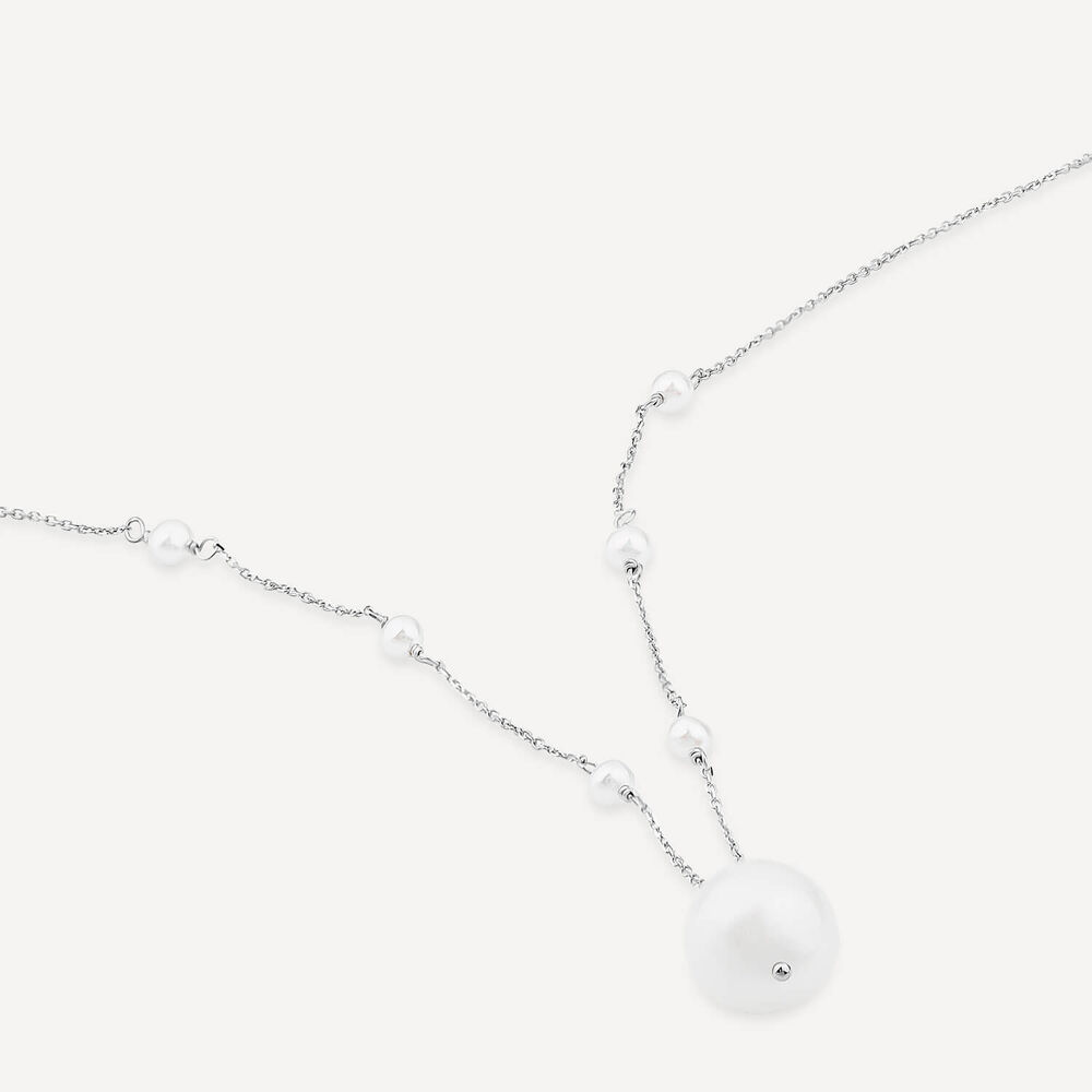 9ct White Gold Pearl Station Chain & Pearl Drop Pendant Necklet image number 3