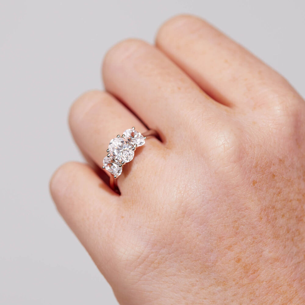 Born Platinum 2ct 3 Oval Stone Diamond Ring image number 4