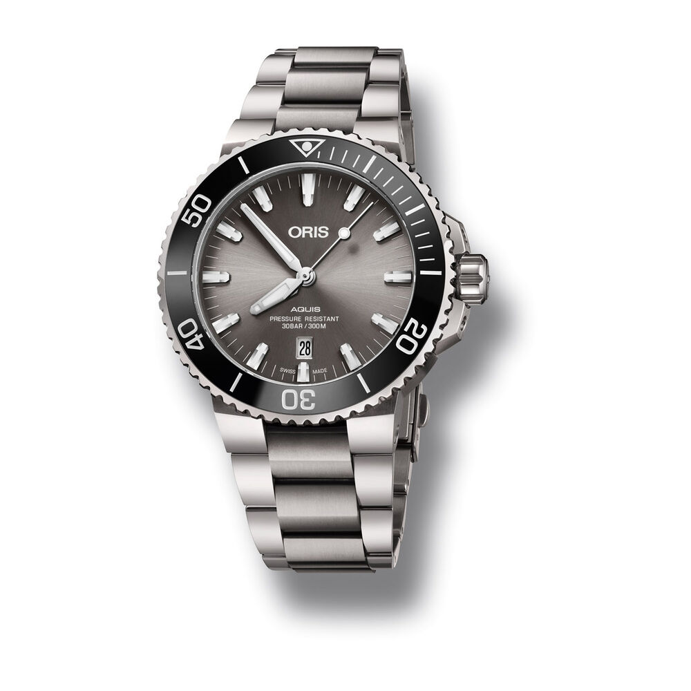 Pre-Owned Oris Aquis 43.5mm Silver Dial Titanium Bracelet Watch