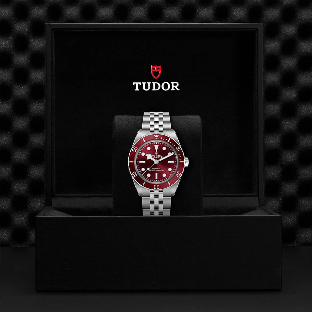 TUDOR Black Bay 58 39mm Burgundy Dial Steel Five-Link Bracelet Watch image number 4