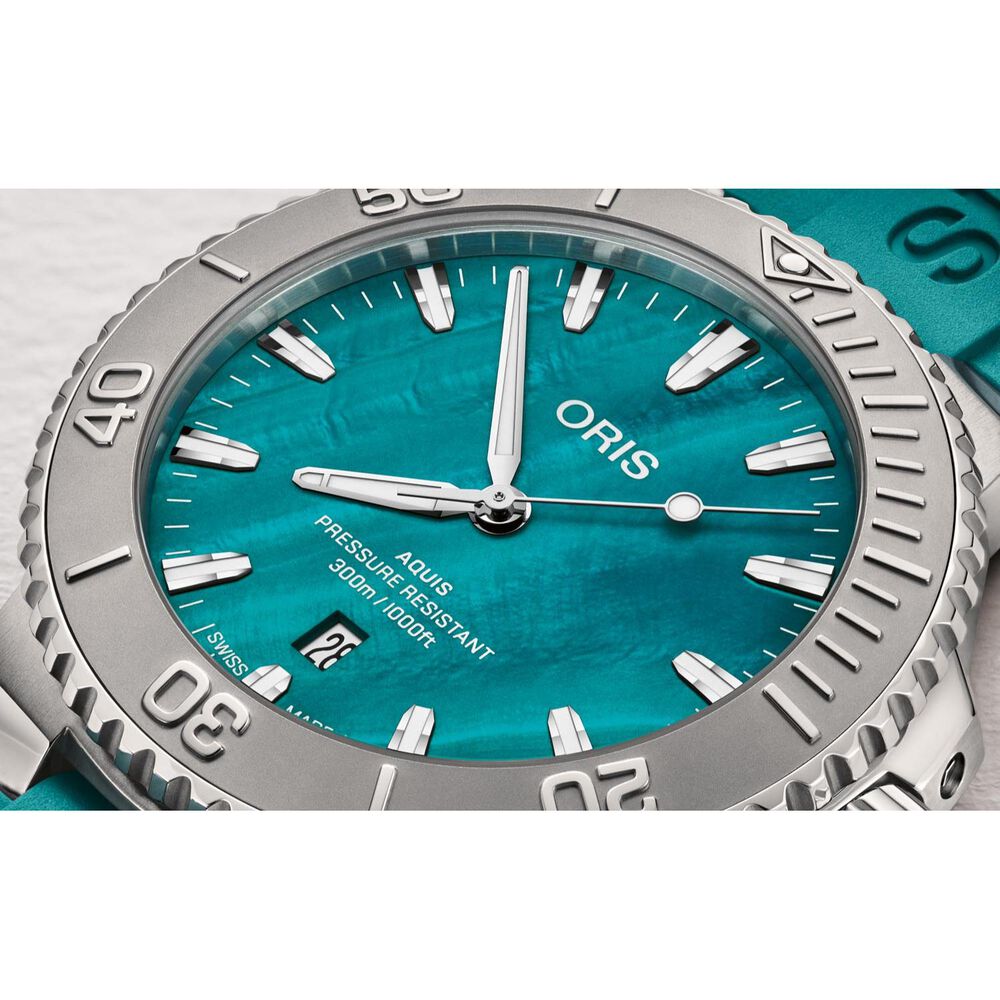 Oris Aquis New York Harbour Limited Edition II 43.5mm Aqua Green MOP Dial Watch image number 2
