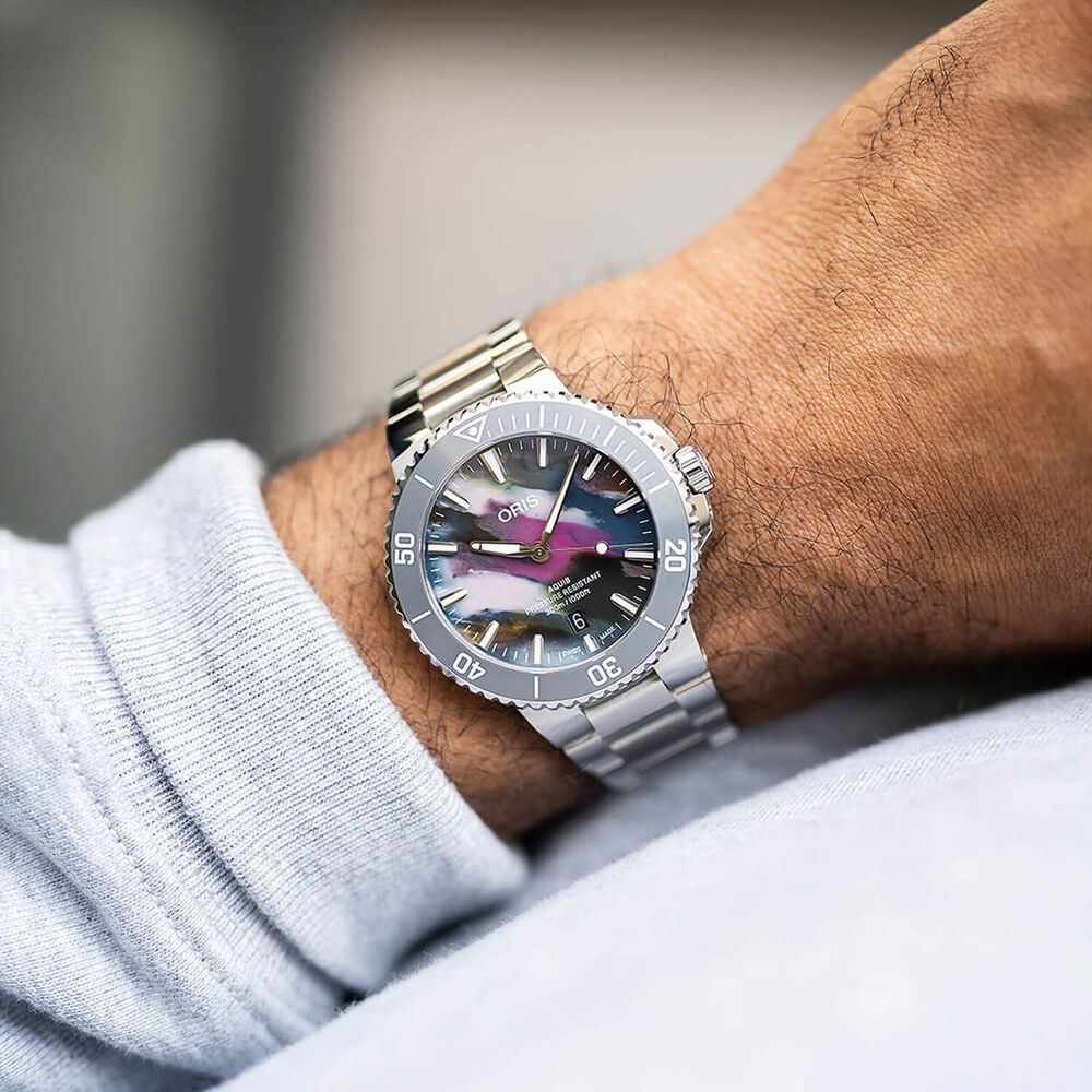 Oris Aquis Date Upcycle 41.5mm Multi Colour Dial Stainless Steel Bracelet Watch image number 5